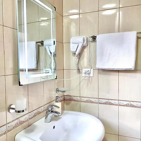 Center Apartment *